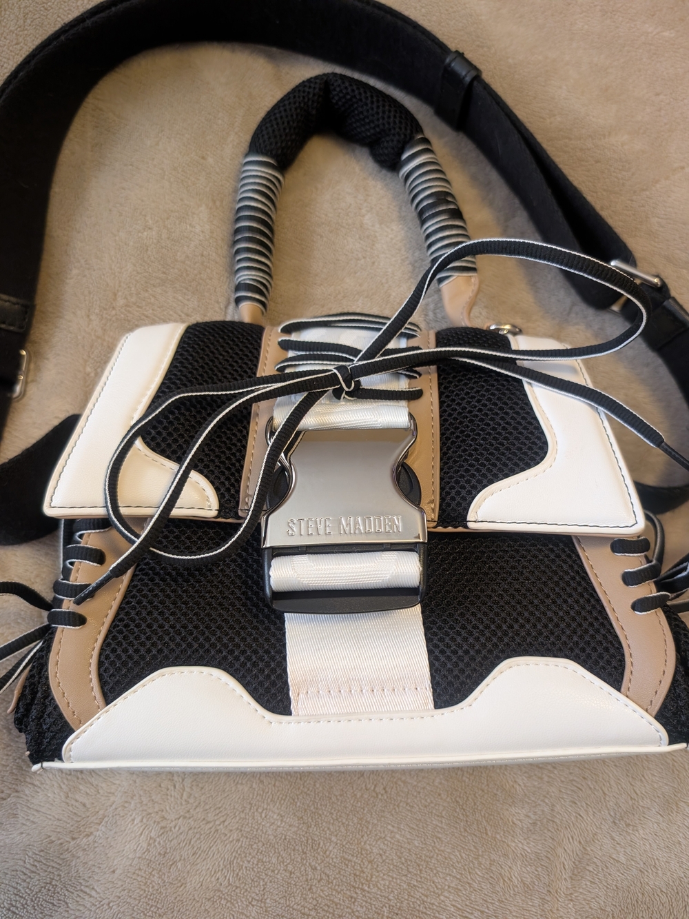 Steve Madden White and Black Sporty Crossbody Bag
